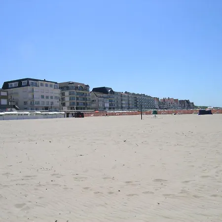 Attractive In With Terrace Apartamento Knokke-Heist